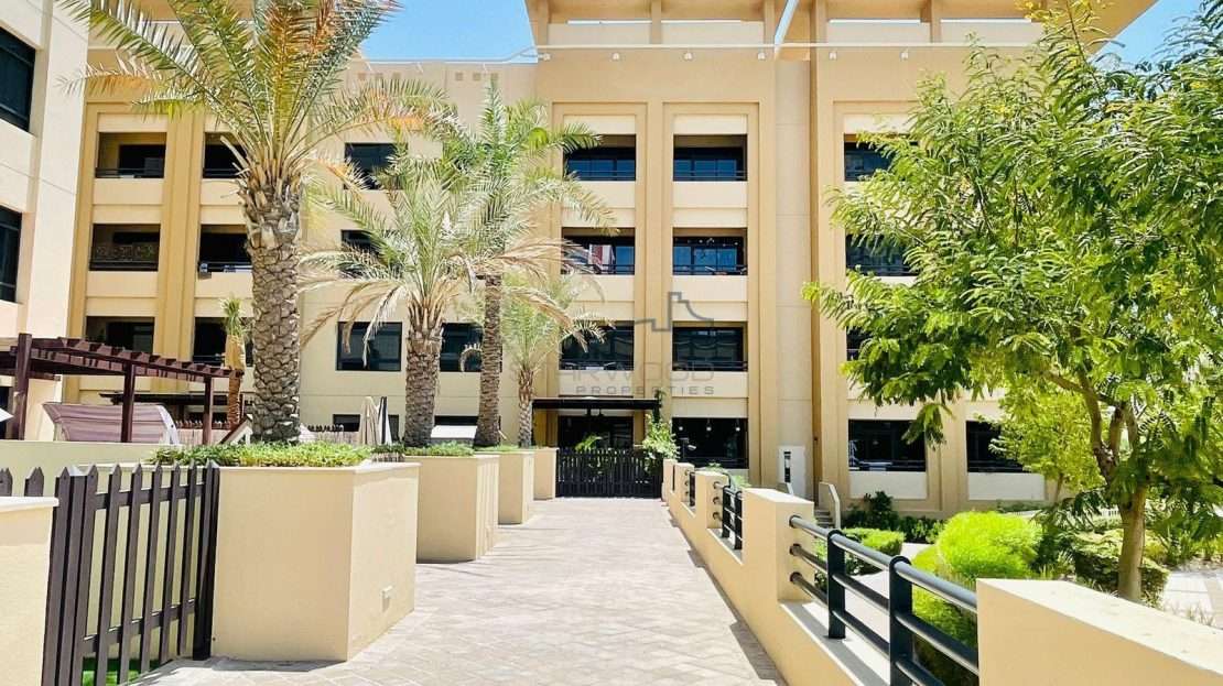 Spacious 2BR Apartment for Rent | The Greens | Close to Metro | AED 129,999/yr - Image 1