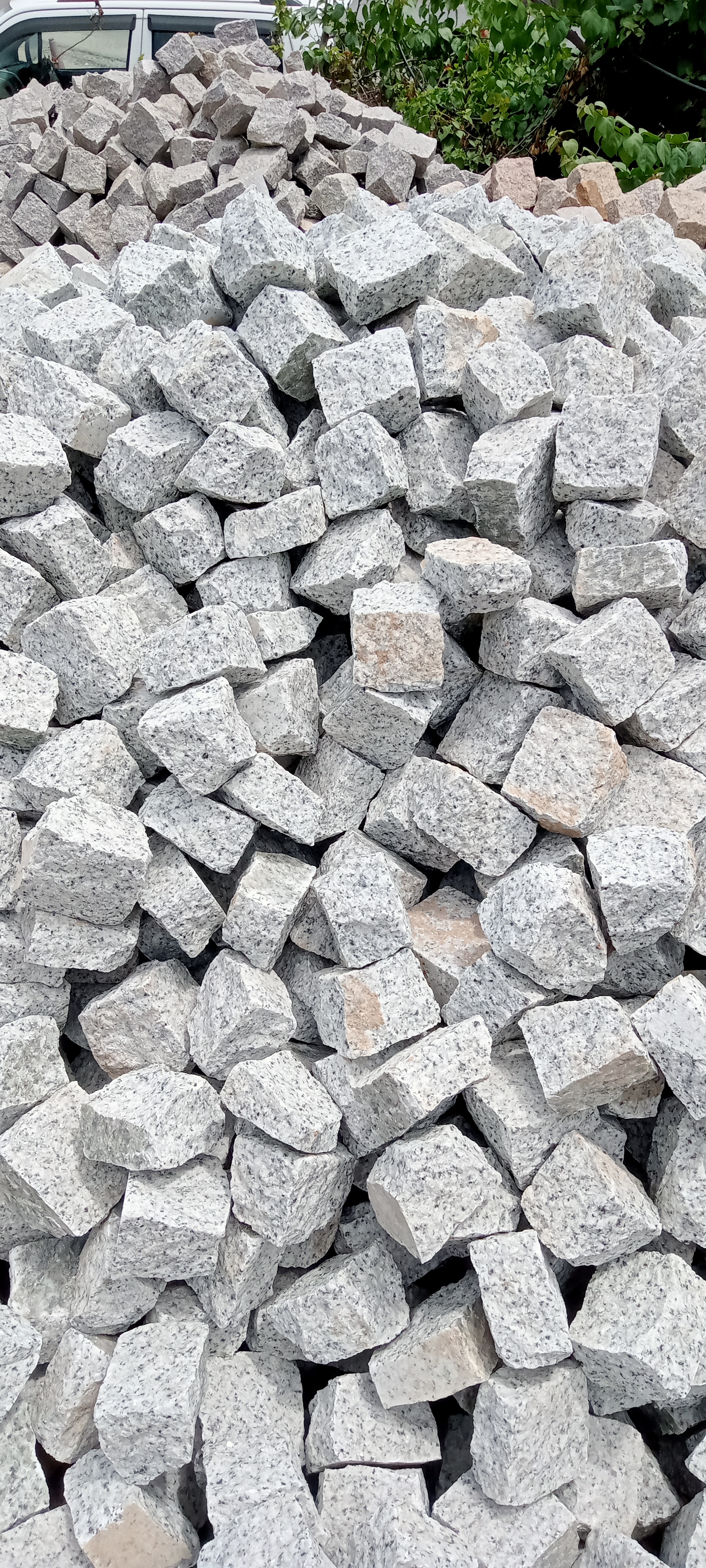 Grey granite cobblestone machine cut near me 9311658285 - Image 1